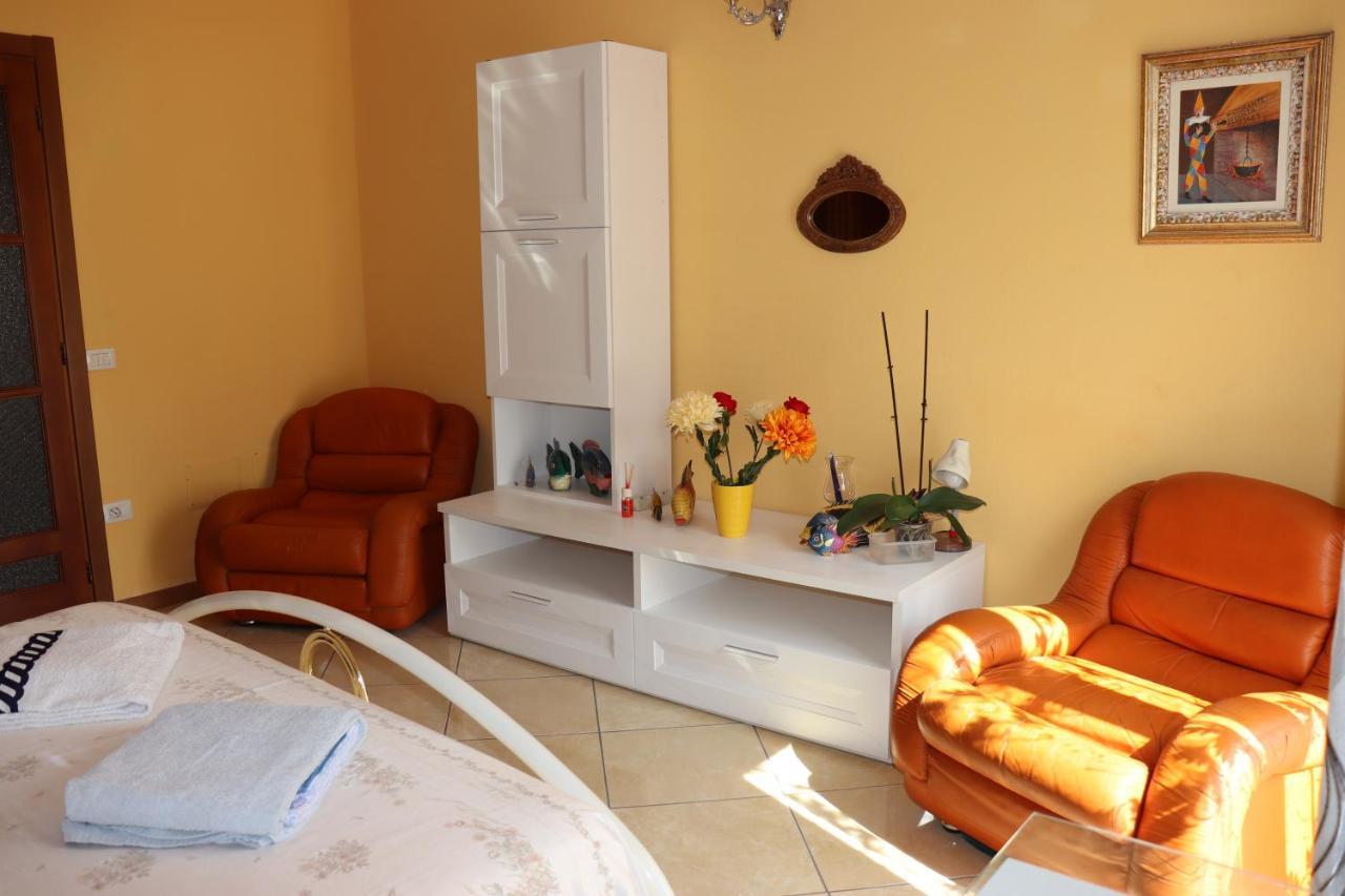 Casa Andreea Vicino Al Centro Di Olbia Iun R5904 Lägenhet Exteriör bild