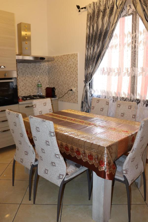 Casa Andreea Vicino Al Centro Di Olbia Iun R5904 Lägenhet Exteriör bild